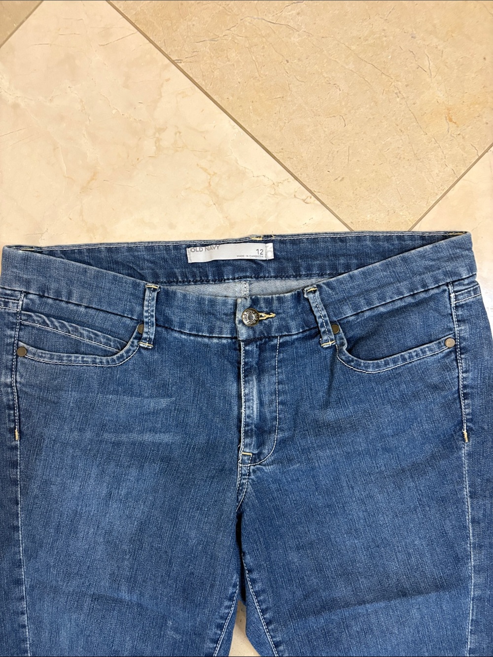 ⭐️ Old Navy Dark Blue Low Rise Denim Jean Shorts- size 12 - Picture 6 of 9